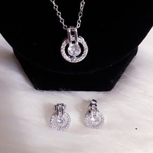💎 Rhinestone Necklace and Earrings Set